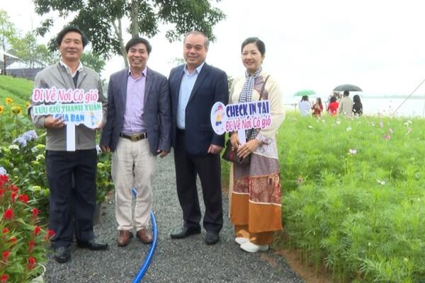 Phó Chủ tịch Thường trực UBND tỉnh Trần Hoàng Tuấn dự khai trương điểm du lịch tại xã Tịnh Long, thành phố Quảng Ngãi
