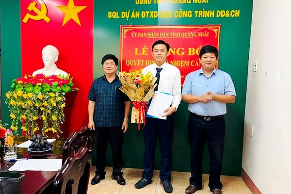 Công bố Quyết định bổ nhiệm Phó Giám đốc Ban Quản lý dự án ĐTXD các công trình dân dụng và công nghiệp tỉnh